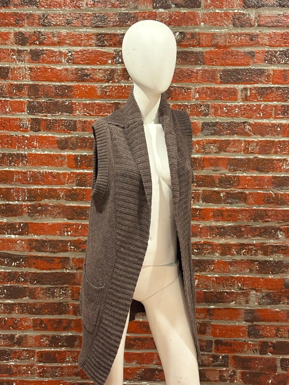 GAP Sleeveless Open-Front Knit Vest - Brown Gray